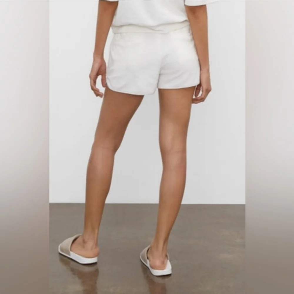 CLUB MONACO Ivory Terry Towel Shorts Women's Size Large EUC